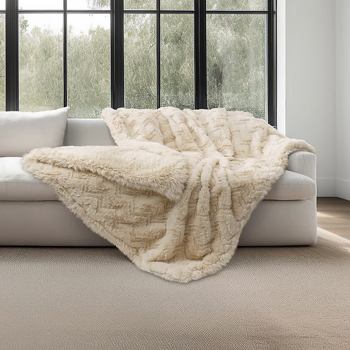Mon Château Luxury Jacquard Faux Fur Throw
