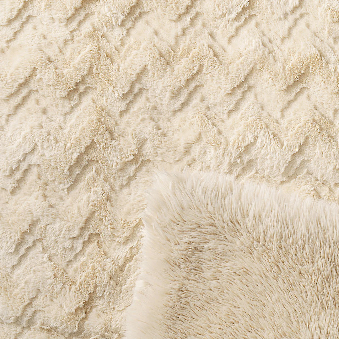 Mon Château Luxury Jacquard Faux Fur Throw