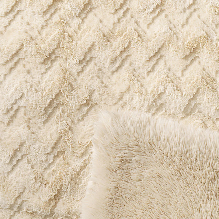 Mon Château Luxury Jacquard Faux Fur Throw
