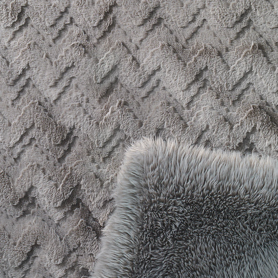 Mon Château Luxury Jacquard Faux Fur Throw