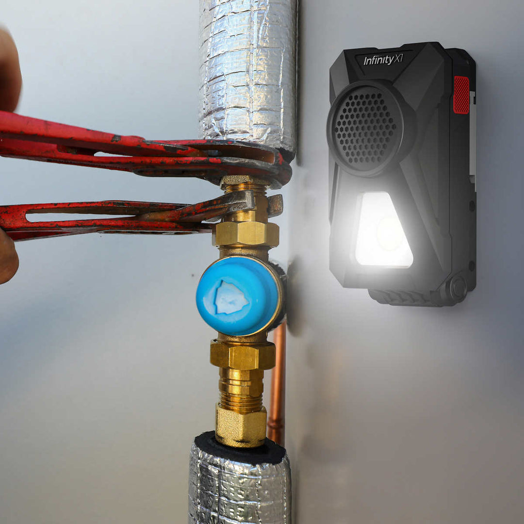 Infinity X1 - 2 lampes de travail avec hautparleurs Bluetooth
